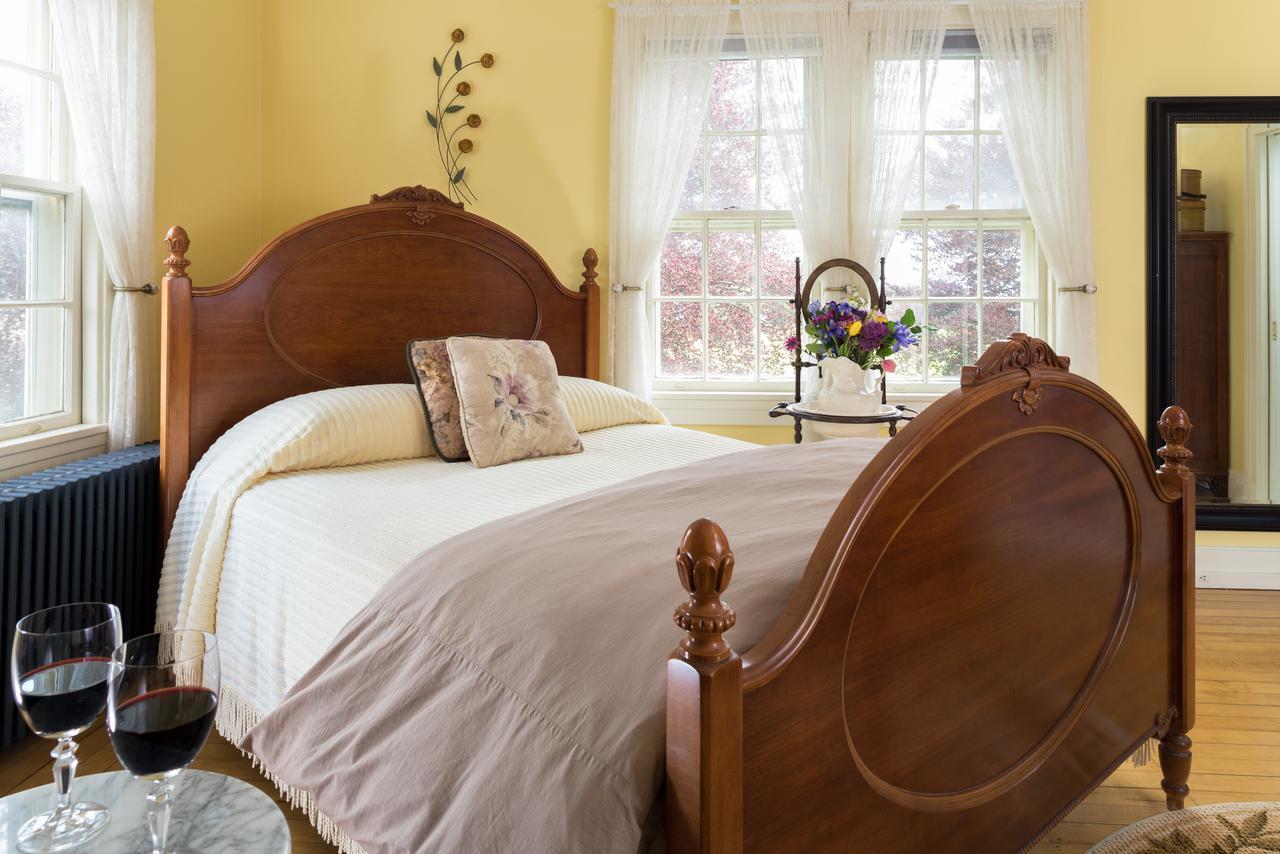 Yale Manor B&B & Yurt Glamping Exterior foto